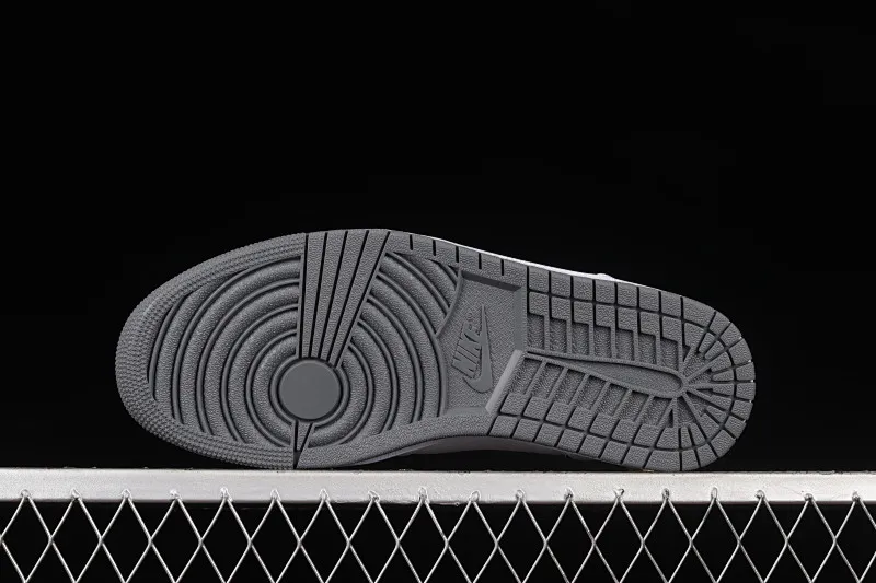 All categories Air Jordan Jordan series basketball shoes Air Jordan 1 Mid Z version Air Jordan 1 Mid AJ1 Joe 1 simple white and gray mid-top retro basketball shoes DR8038-100